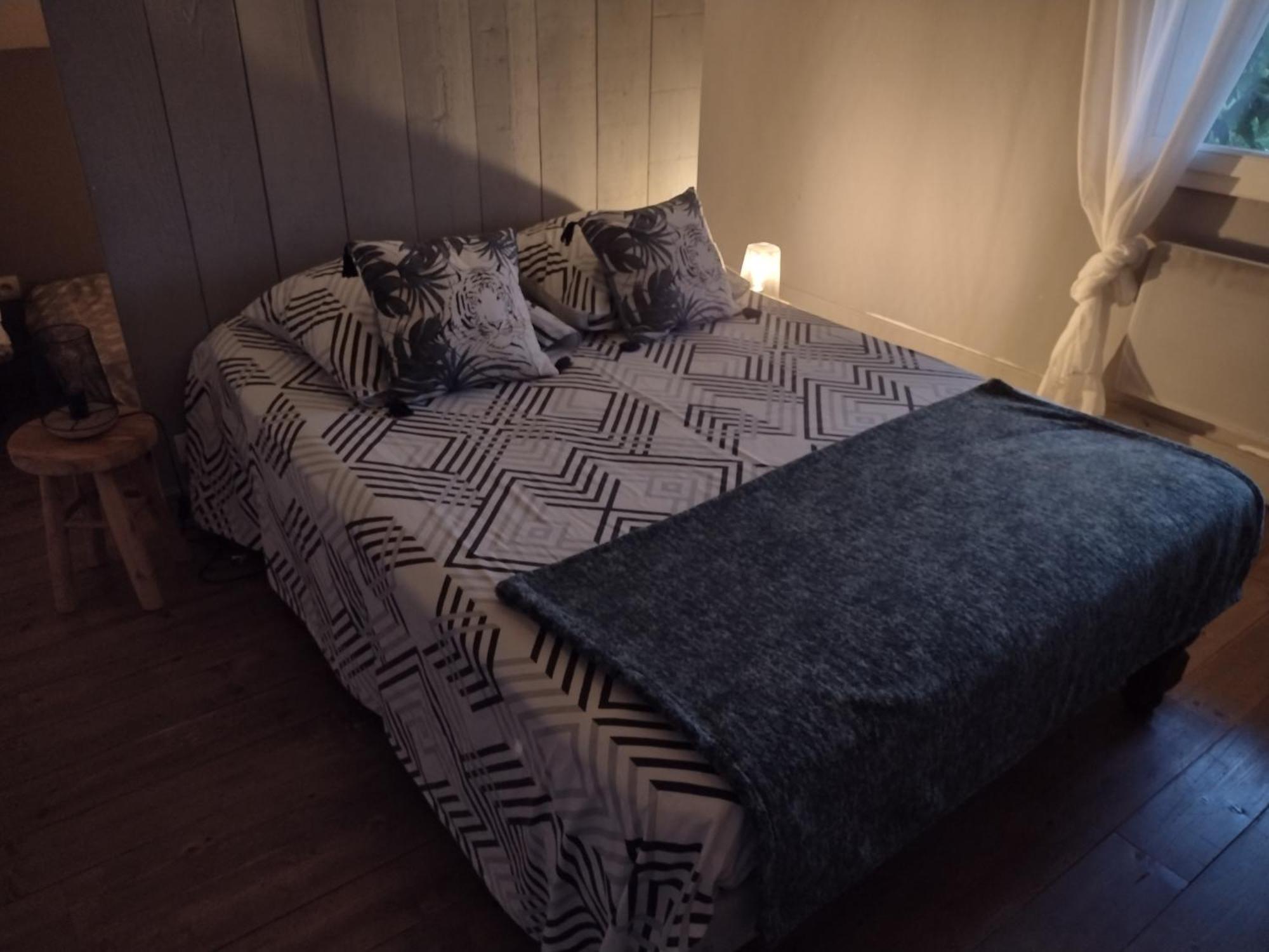 Gite Cocooning Avec Piscine Bouge-Chambalud 外观 照片
